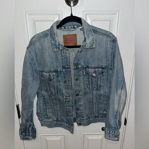 Levi’s oversized jean jacket